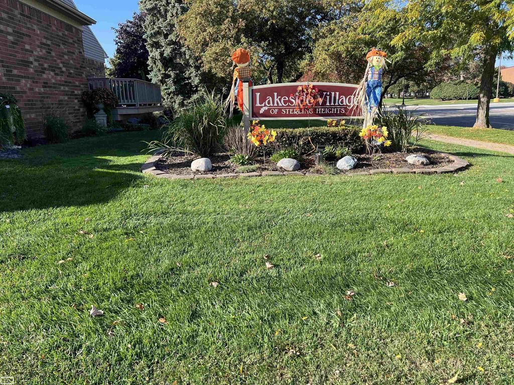43642 Lakeview Blvd, Sterling Heights
