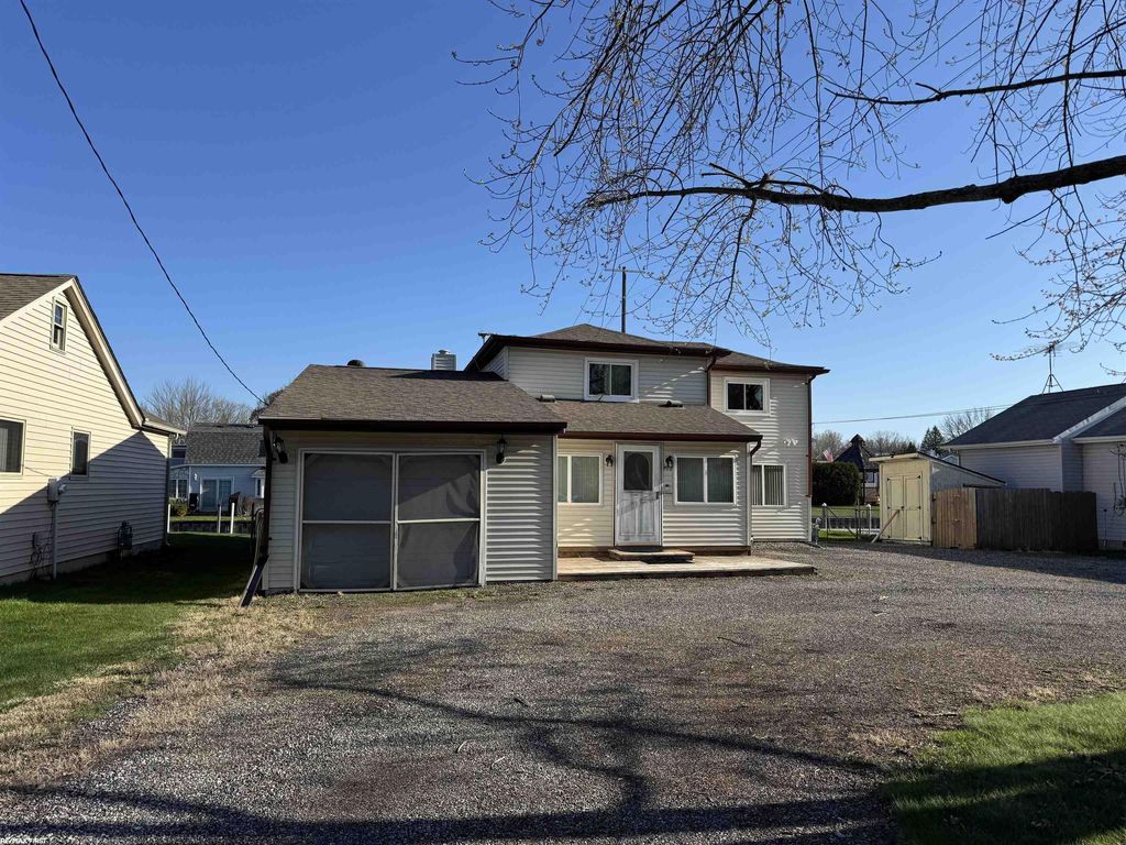 710 Ruskin Ave, Algonac