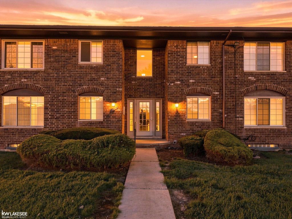 19603 W 12 Mile Rd, Southfield