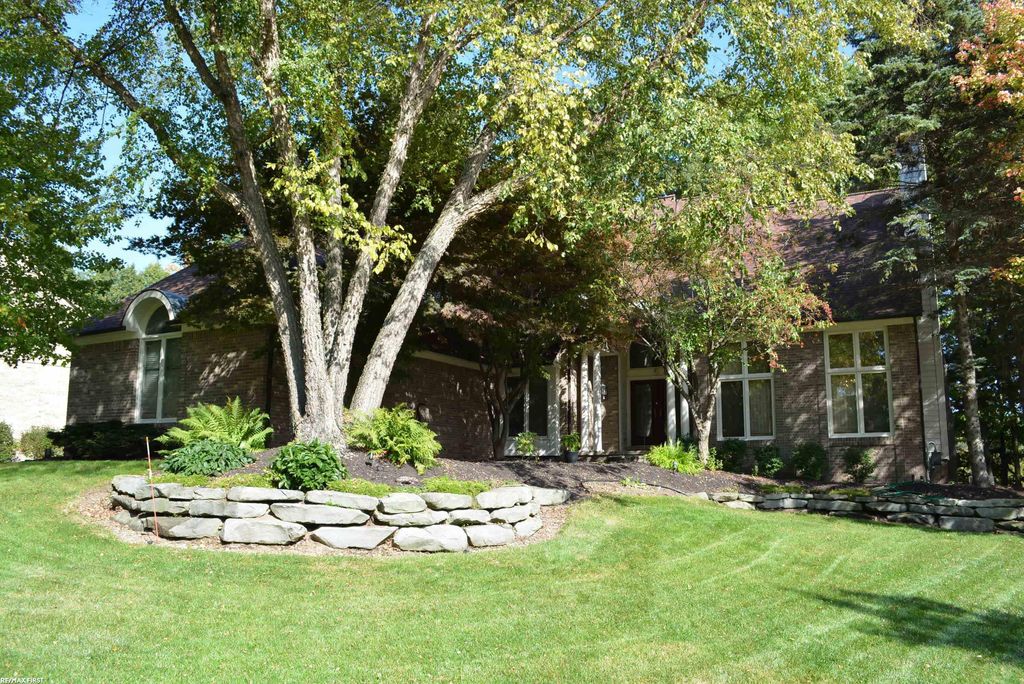 258 Indian, Lake Orion