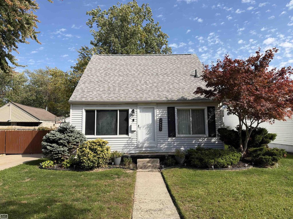 24650 Stewart Ave Ave, Warren