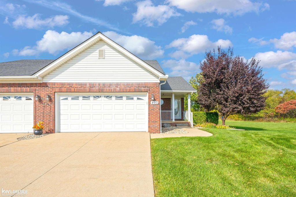 493 Victoria Ln, Romeo