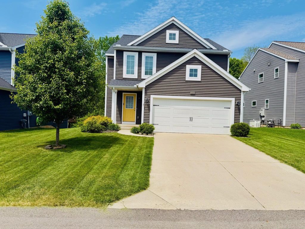 1353 Highland Hl, Lowell