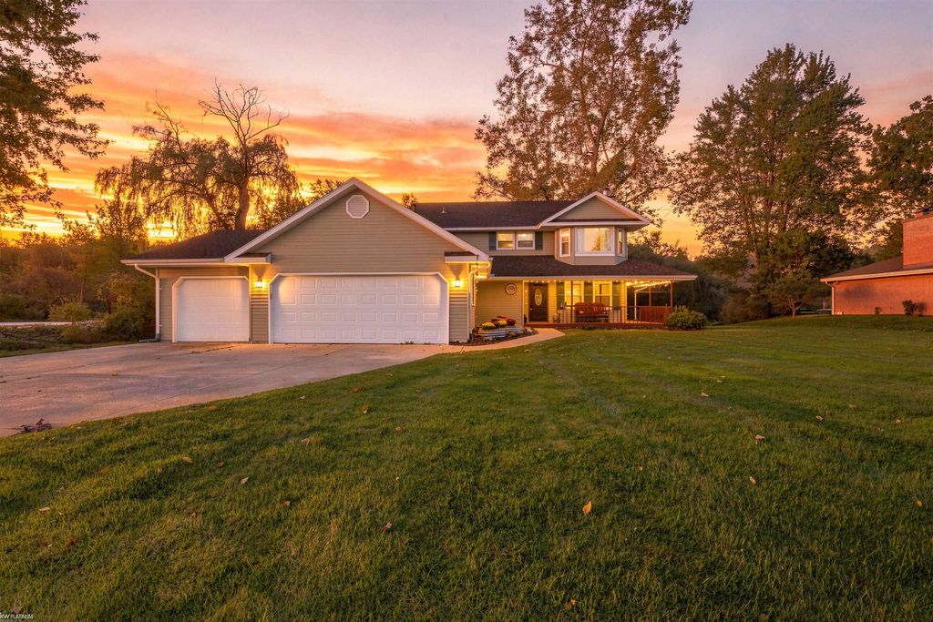 1332 Thistleridge Dr, Holly