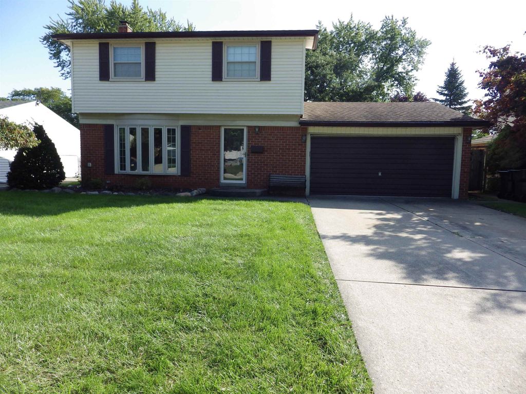8244 Doncaster Dr, Sterling Heights