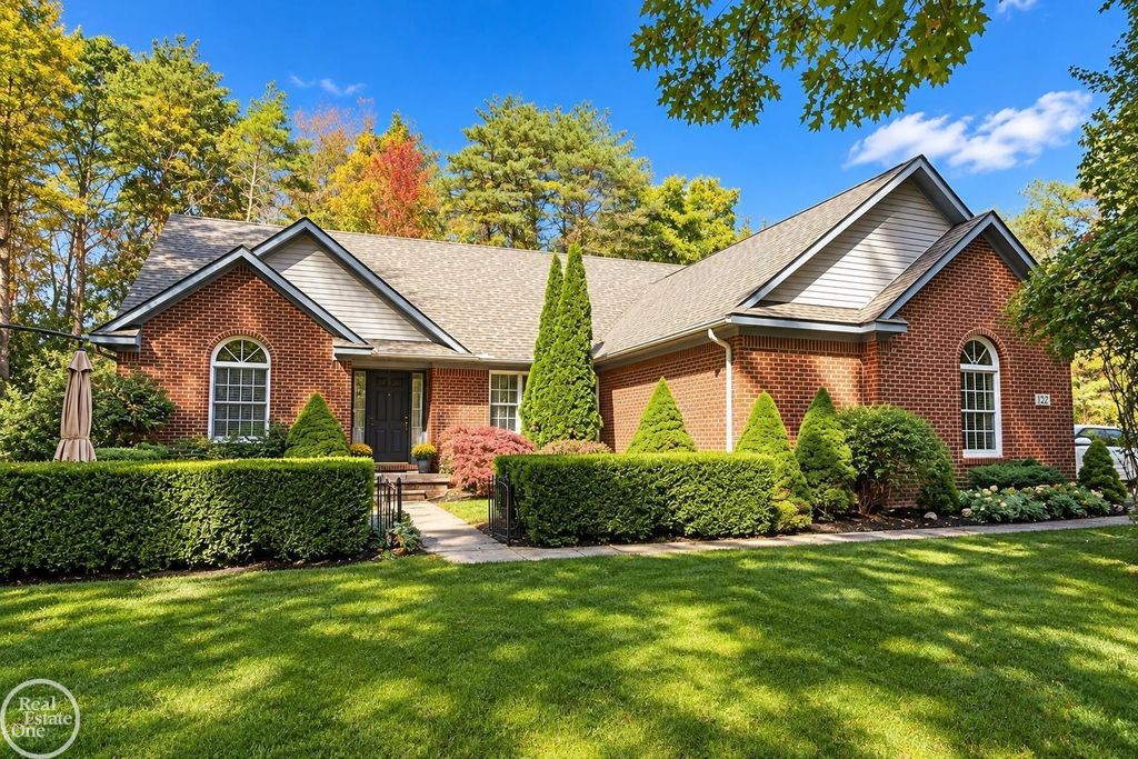 122 Howland Pines Dr, Oxford