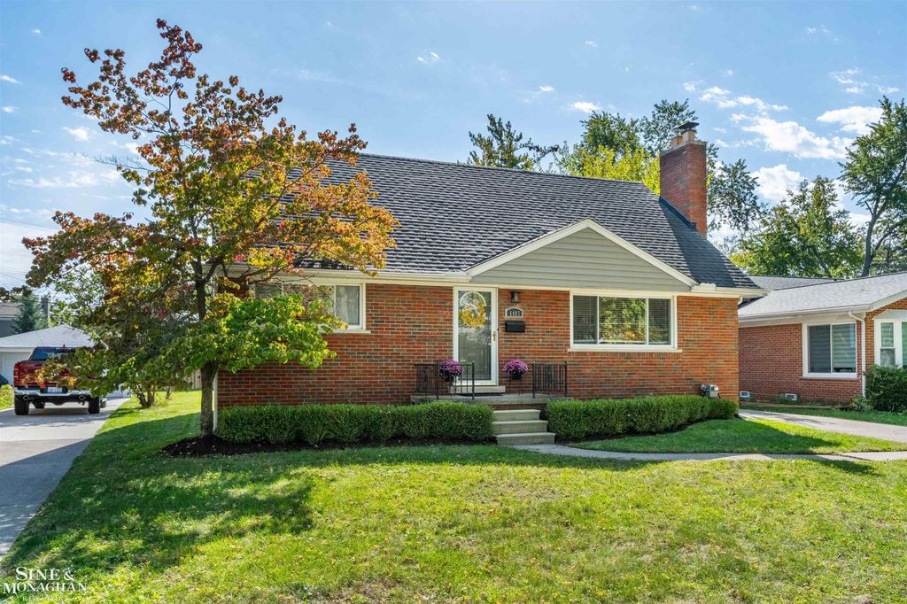 4407 Auburn Dr, Royal Oak