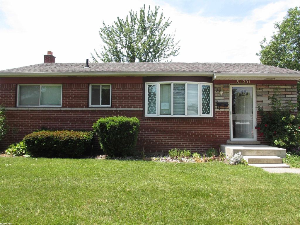 34201 Whittaker  St, Clinton Township