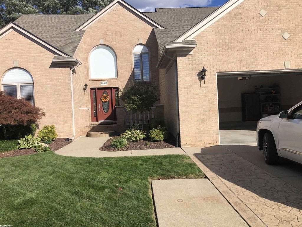 50068 Basil Dr, Macomb