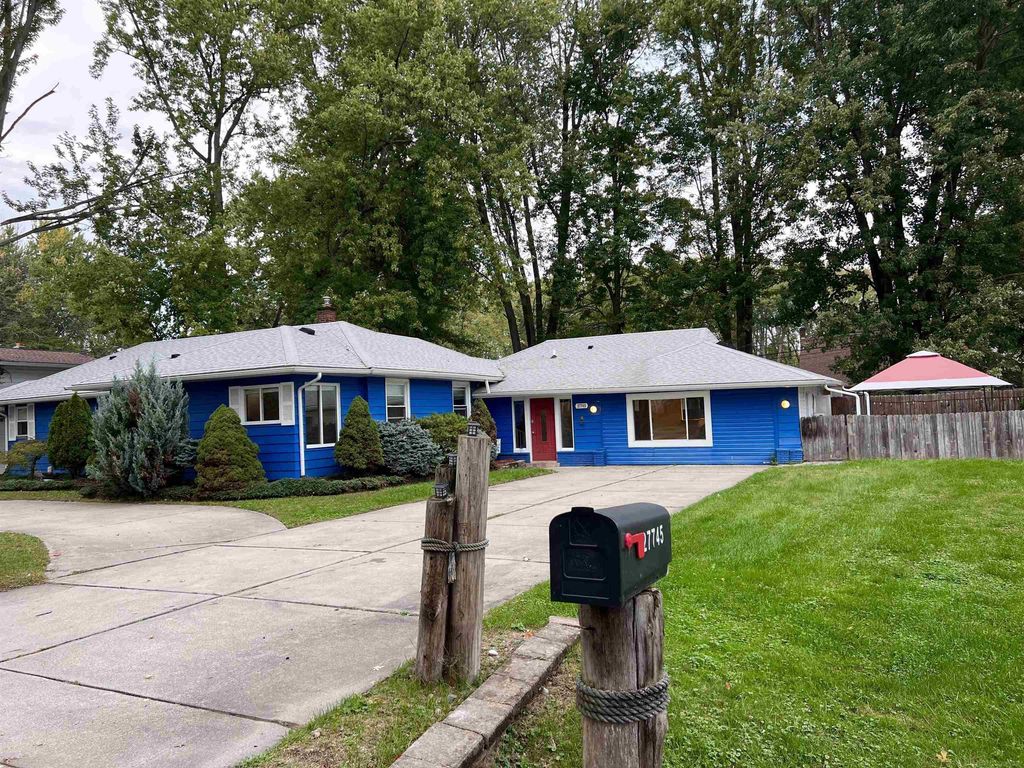 27745 Ponchartrain St, Harrison Twp