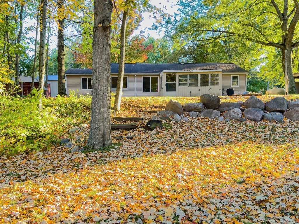 1123 Radov Dr, Gladwin