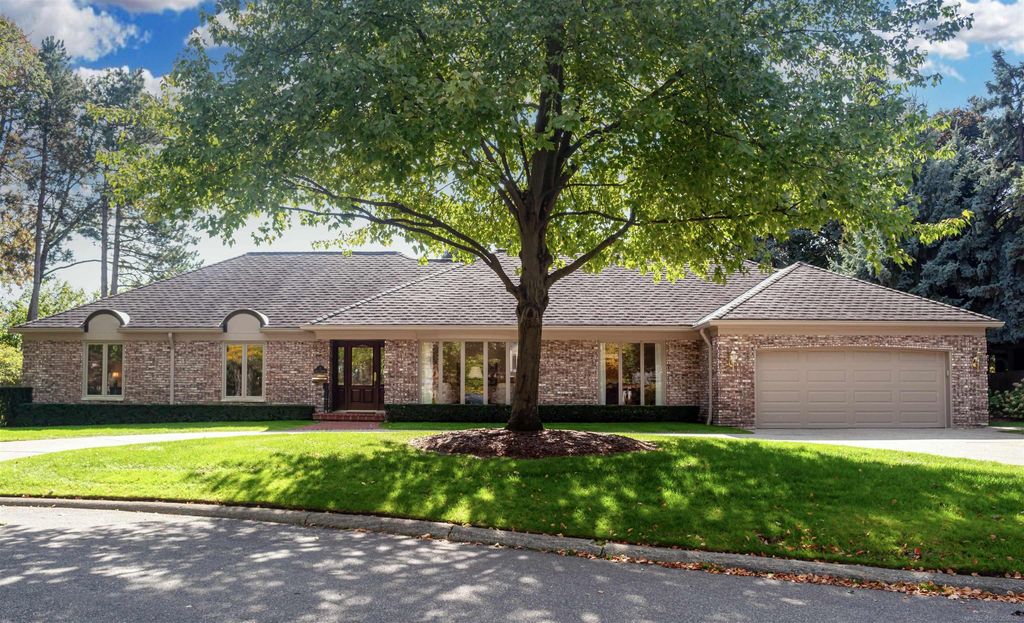 7 Belle Meade Rd, Grosse Pointe Shores
