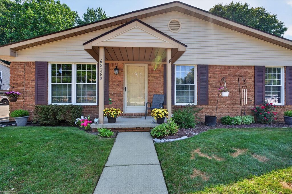 68260 Rosewood Ln, Richmond