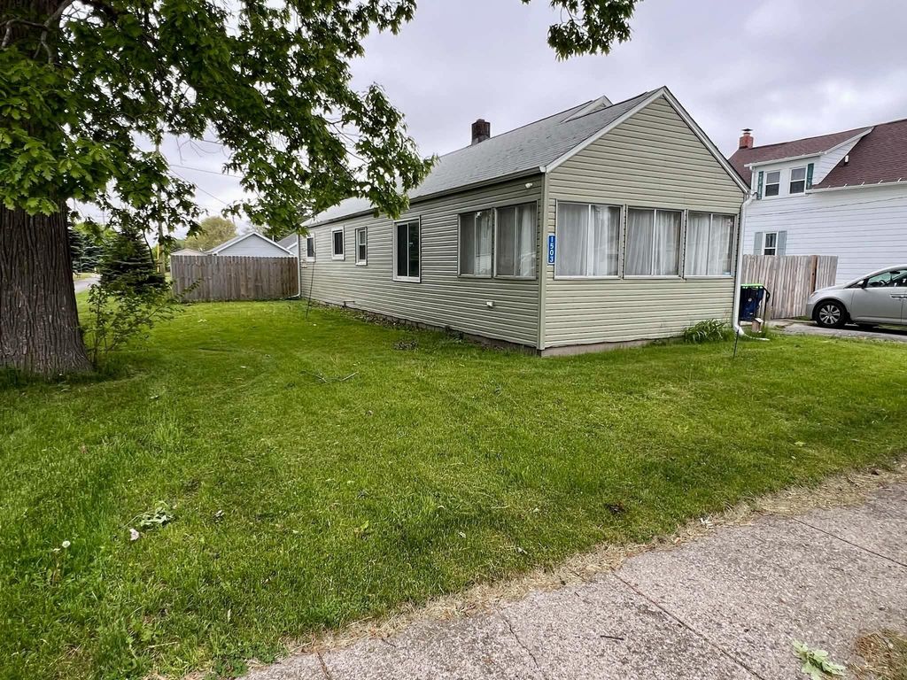 1503 S Van Buren St, Bay City city