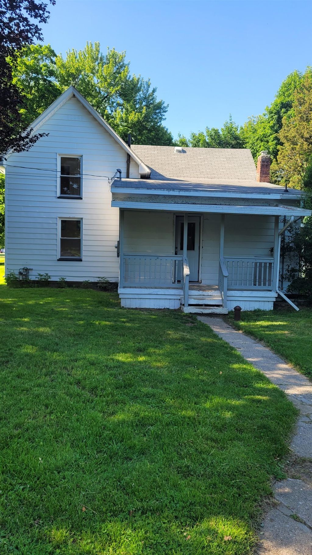 1013 Oak St, Lennon village