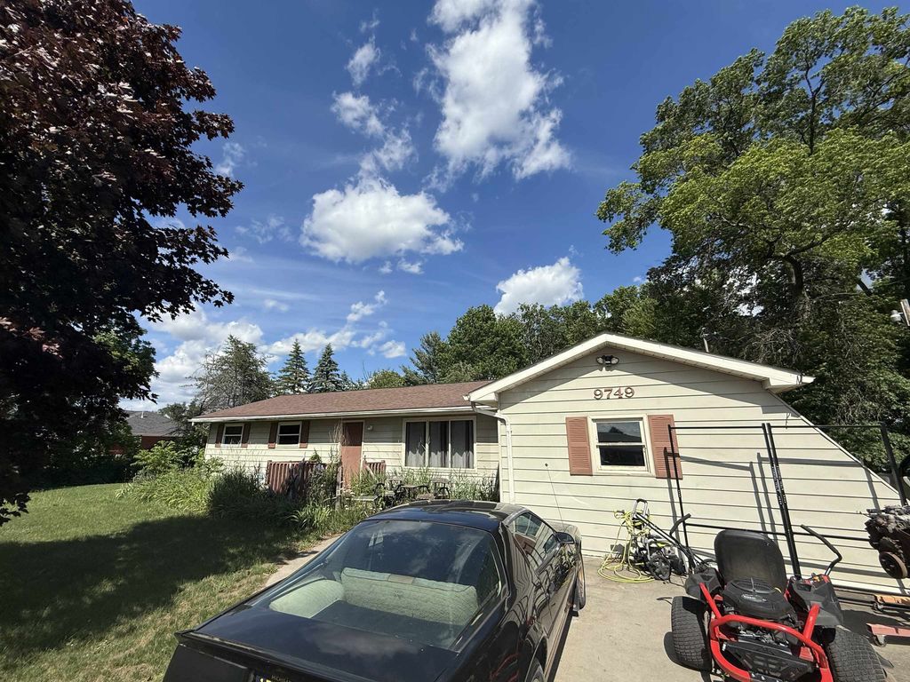 9749 Bell Rd, Taymouth township
