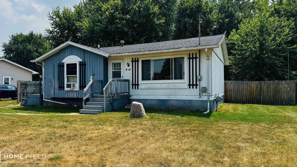 810 E King St, Corunna city