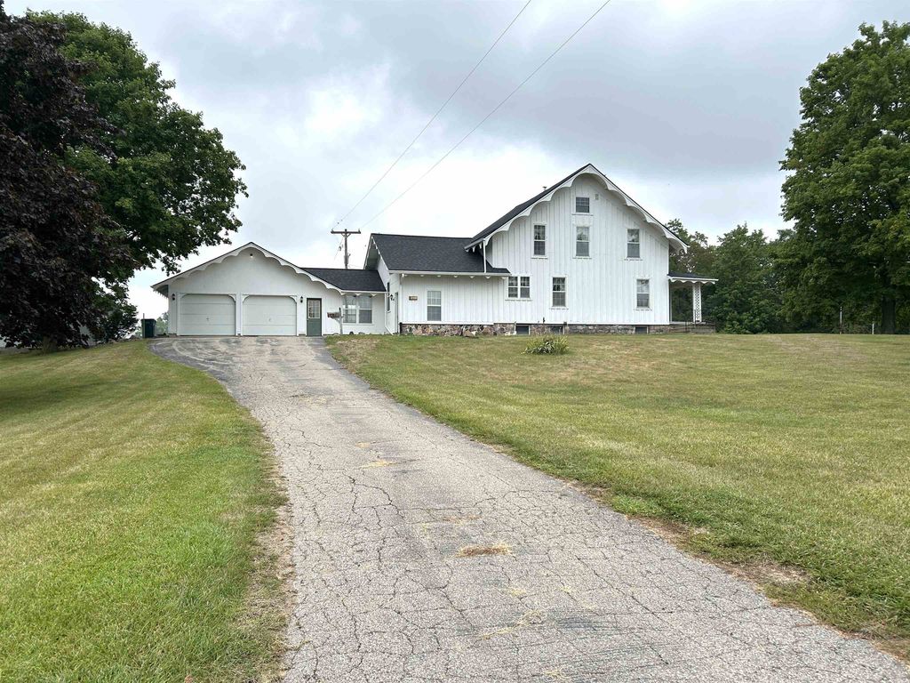 5821 Cole Rd, Antrim township