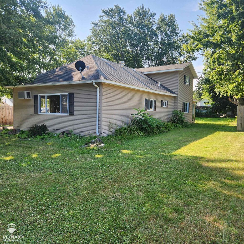 129 W Walnut St, St. Charles village