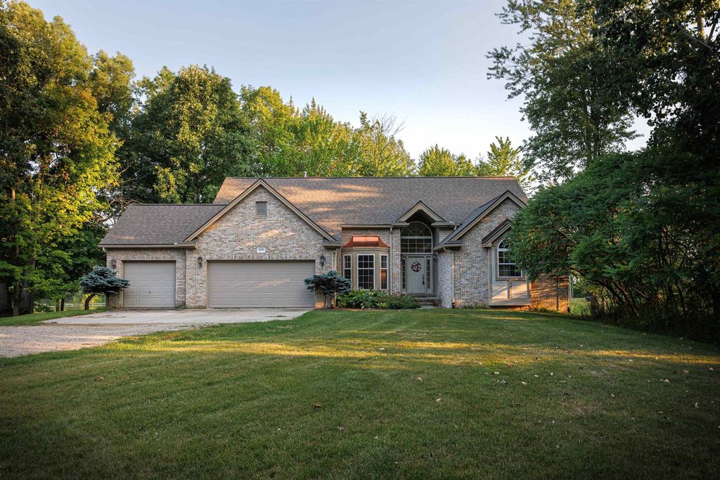 4779 Cusenza Dr, Marathon township