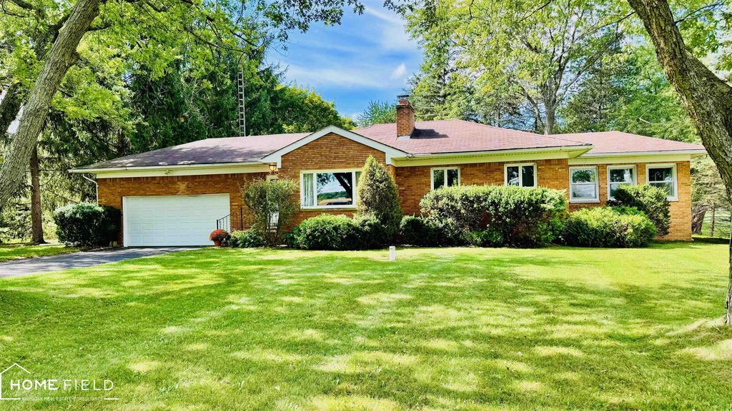 1989 N M-52 Rd, Owosso