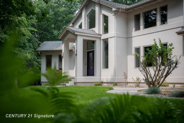 2627 N Odyssey Ln, Lincoln township