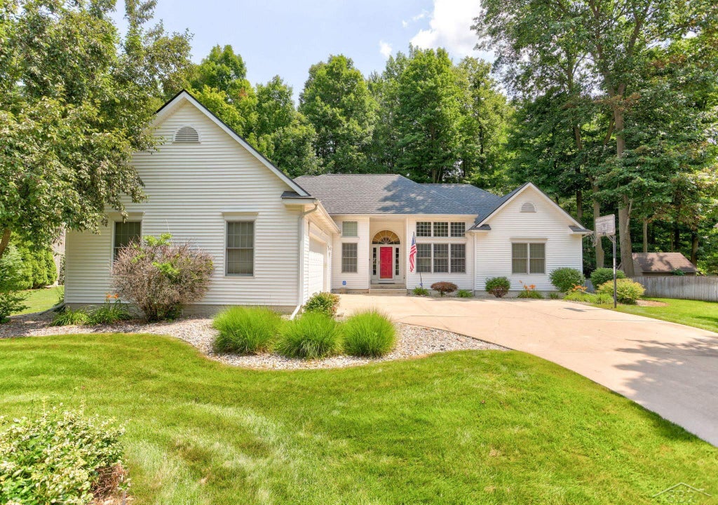 8646 Wandering Way, Tittabawassee township