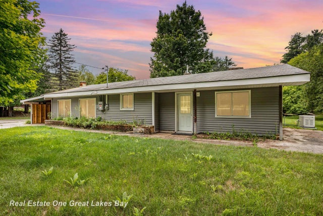 205 N Everett Rd, Harrisville township