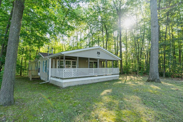 7661 Five Lakes Dr, Farwell village