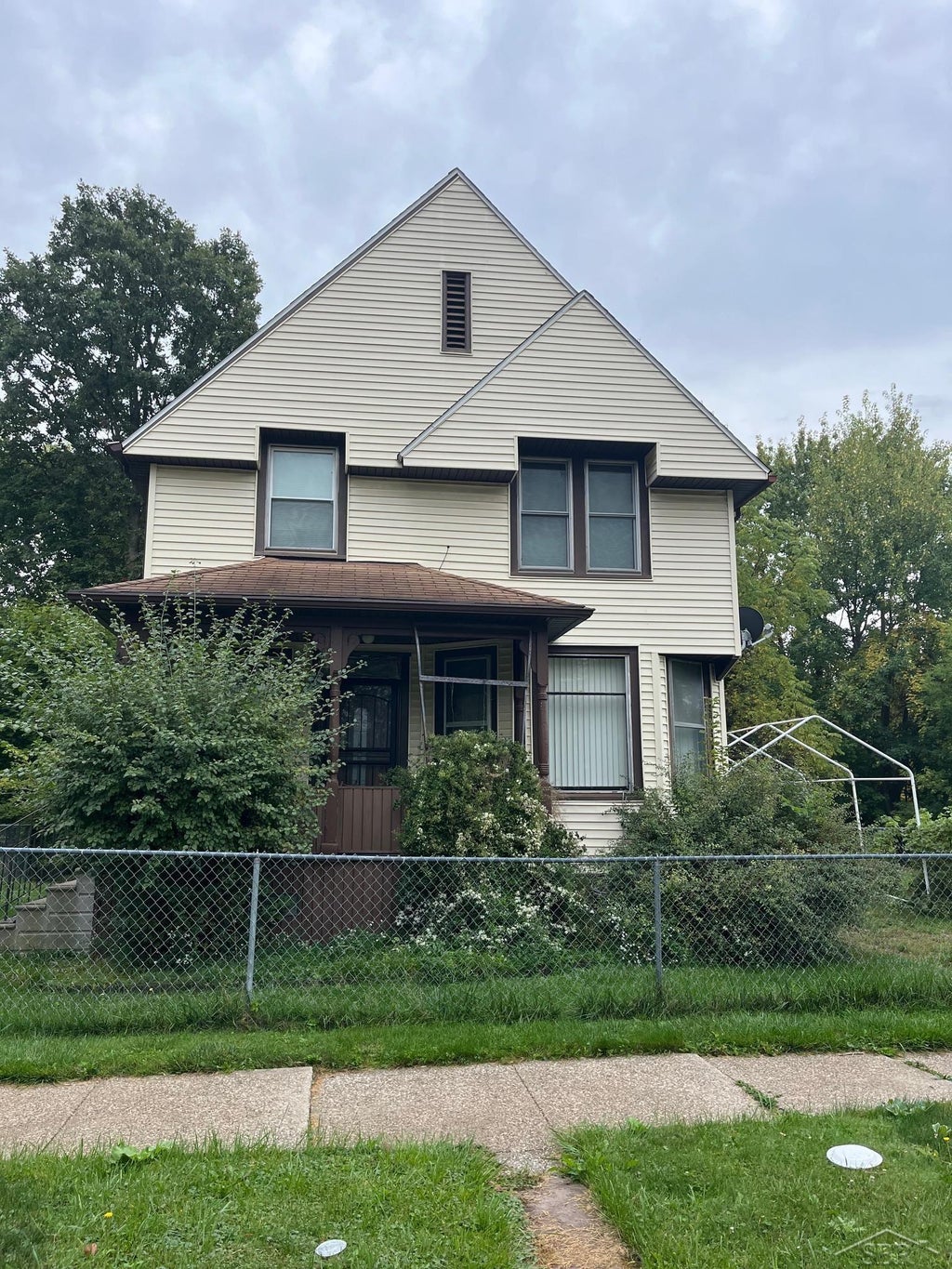 912 Howard St, Saginaw city