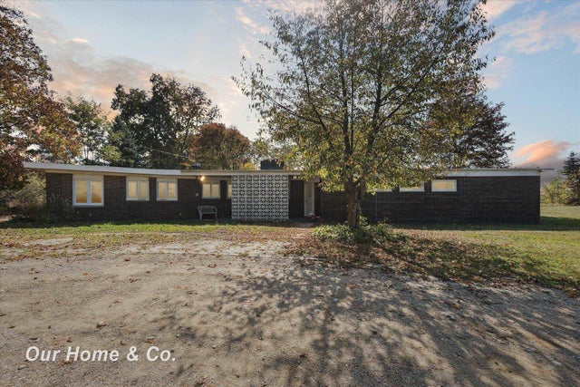 7386 Dean Rd, Deerfield township