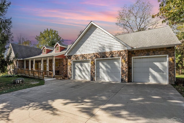 1538 S Ford Ct, Mt. Haley township