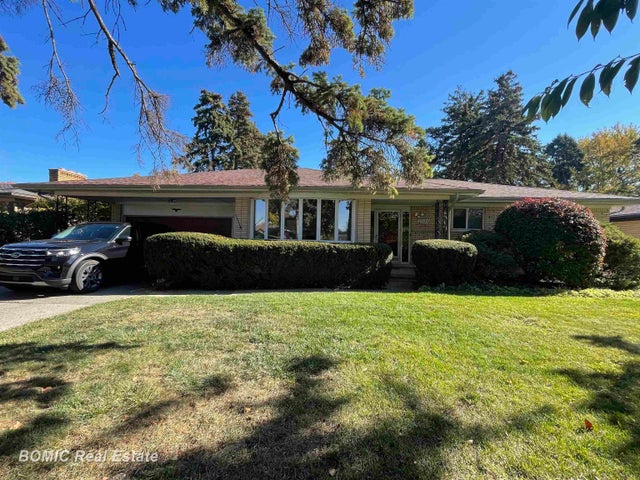 37134 Almont E Dr, Sterling Heights city