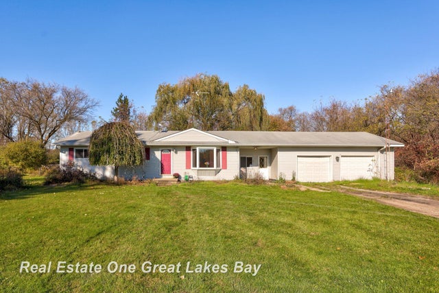 21638 W Roosevelt Rd, Lakefield township