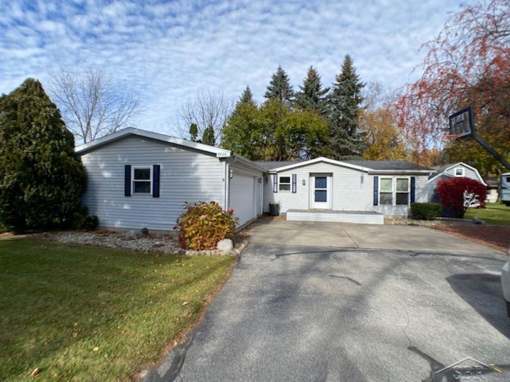 9926 Center, Reese village