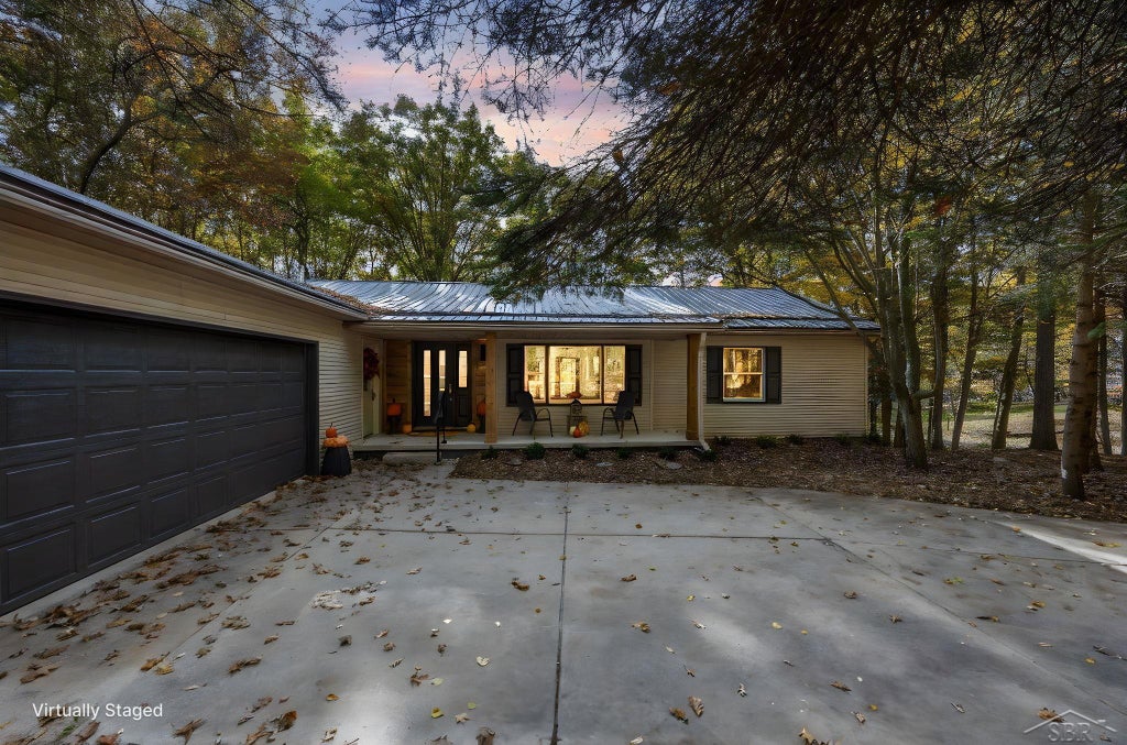 8720 Heather Ln, Morton township