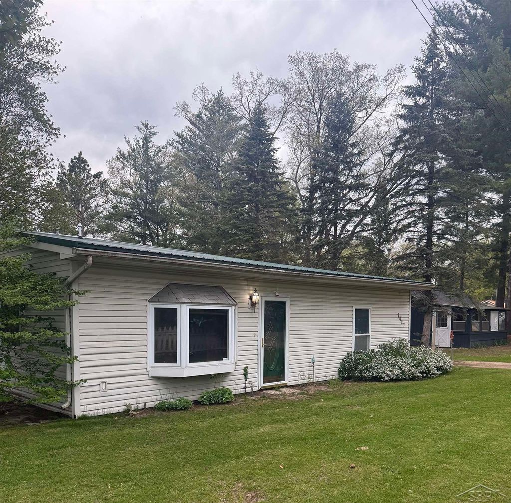 2427 Courtney Dr, Harrison