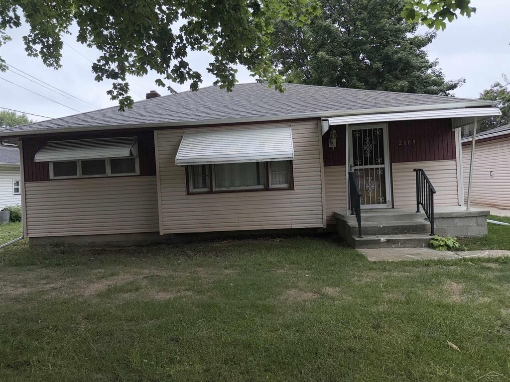 2609 S Outer Drive Dr, Buena Vista charter township