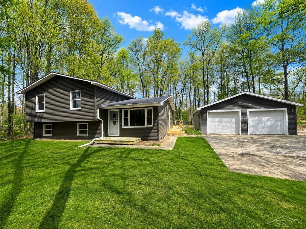 219 S Nine Mile Rd, Lee township