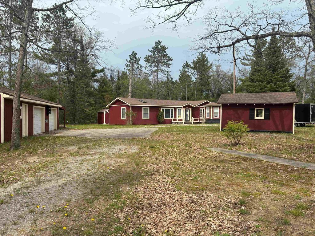 8266 Cedar Rd, Plainfield township
