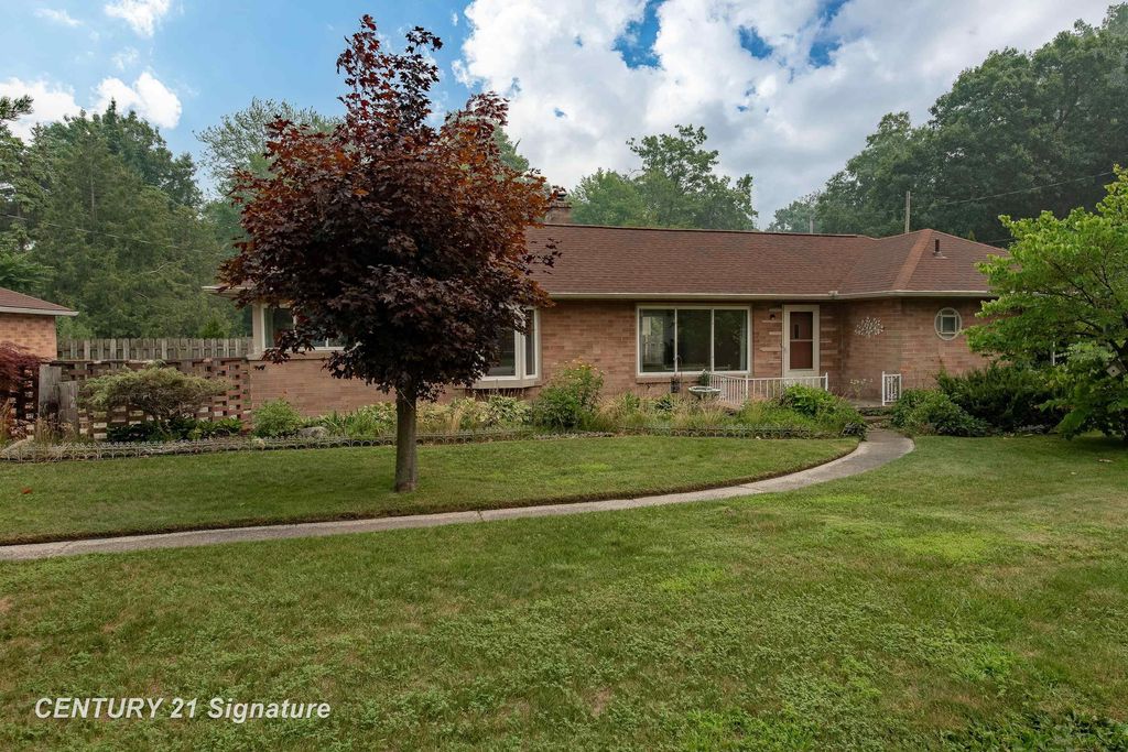 103 Lincoln Dr, Bangor charter township