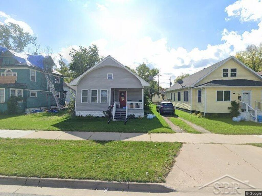 832 E Main St, Benton Harbor city