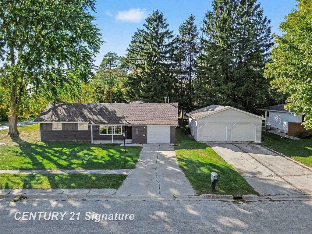 106 Avis Ct, Pinconning