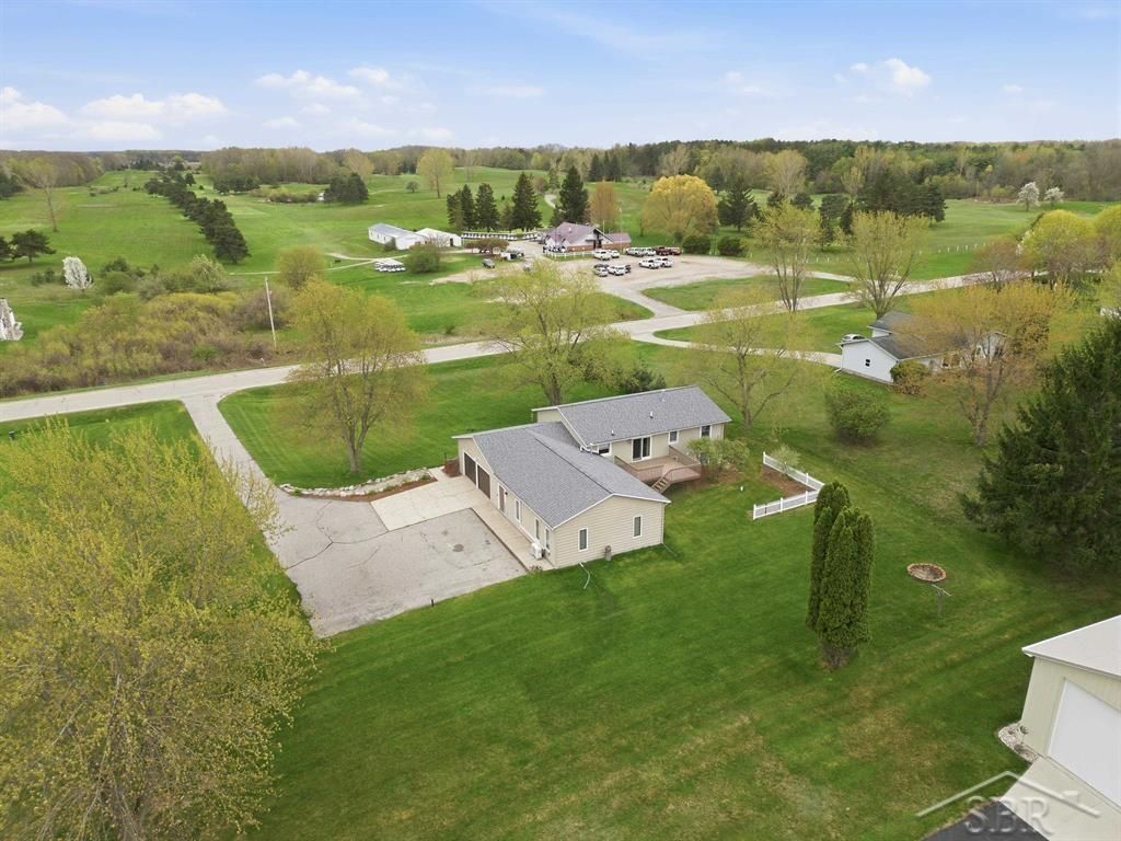 4469 E Millbrook Rd, Mount Pleasant