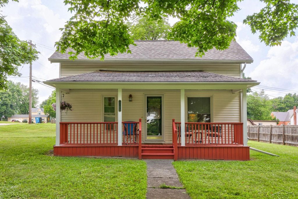 6190 Fulton St, Mayville