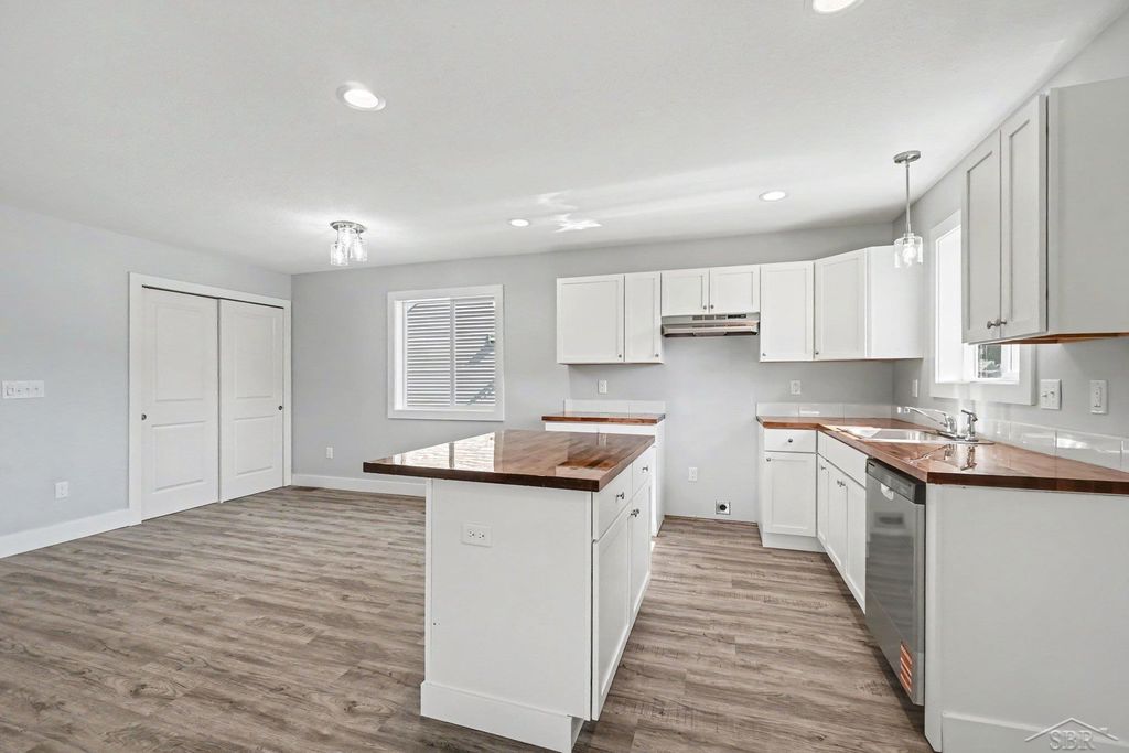 220 S Sherman St, Bay City city