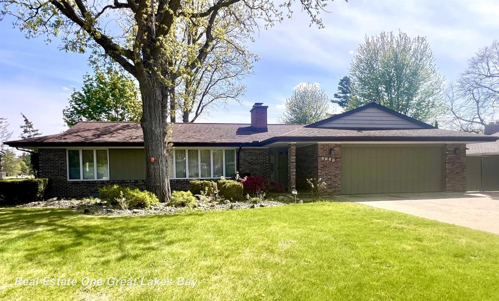 4749 Century Dr, Saginaw charter township