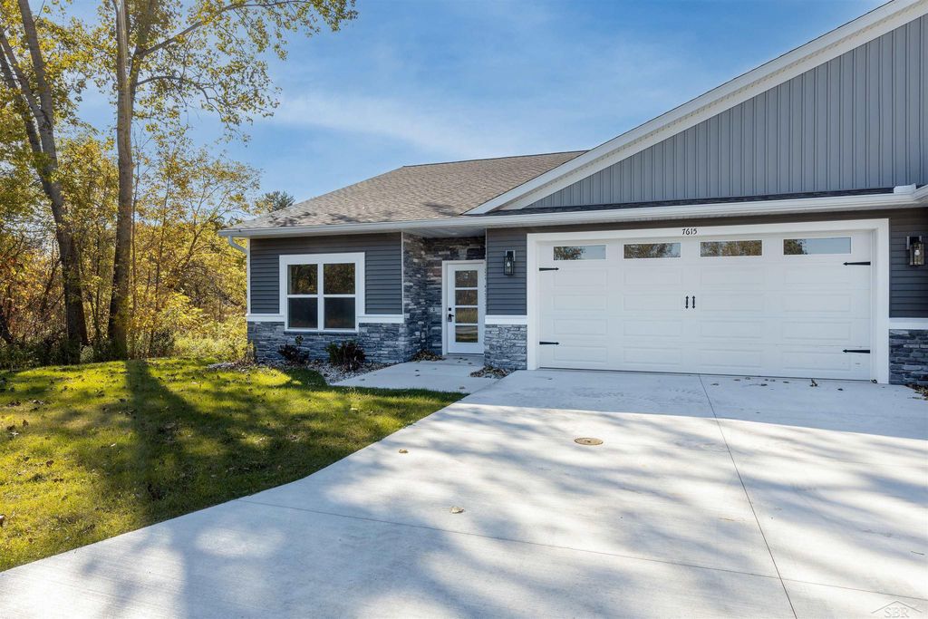 7615 Cole Ln, Midland