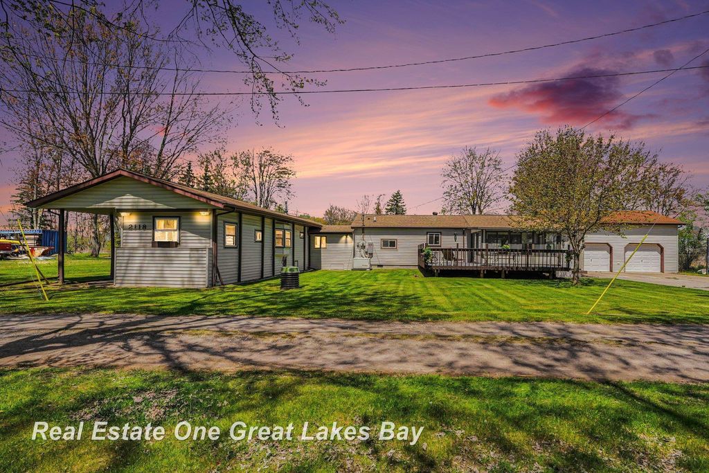 2118 Lakeview St, Standish township
