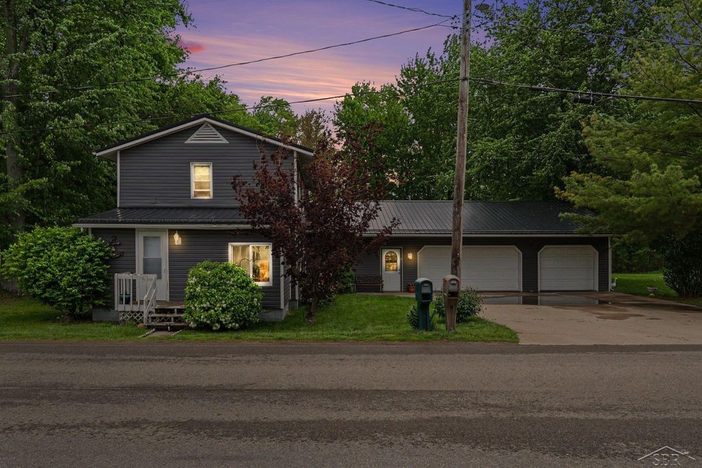 536 Warren Rd, Ovid township